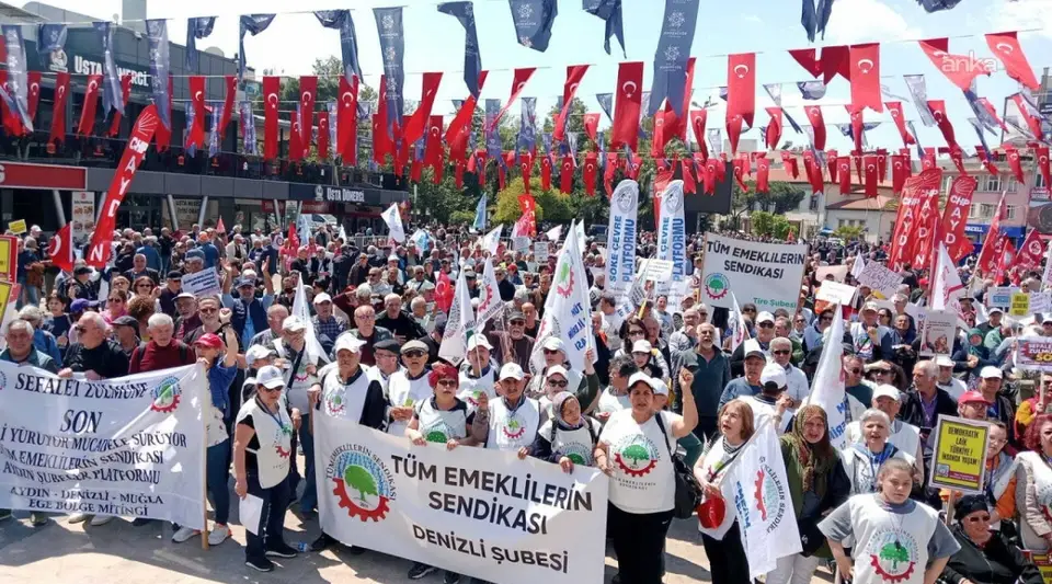 Emekli Öfkesi Sokağa Taştı: Bu Aylıklarla Yaşanmaz, Bıçak Kemikte!