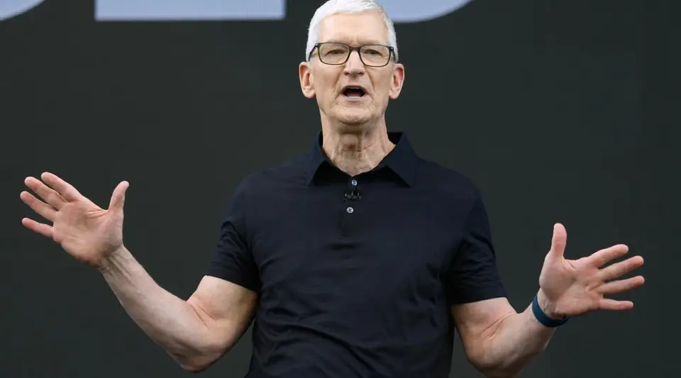 Apple CEO'su Cook: "Yapay Zeka Patlaması Ürün Fiyatlarına Zam Olarak Yansıyacak"