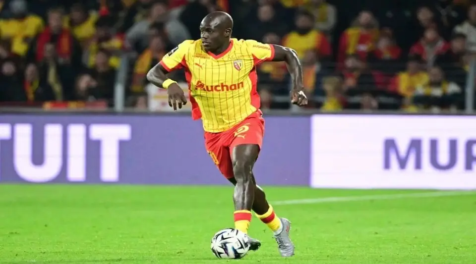 Fenerbahçe'de Savunmaya Yeni Hamle! Malang Sarr Listede İlk Sırada