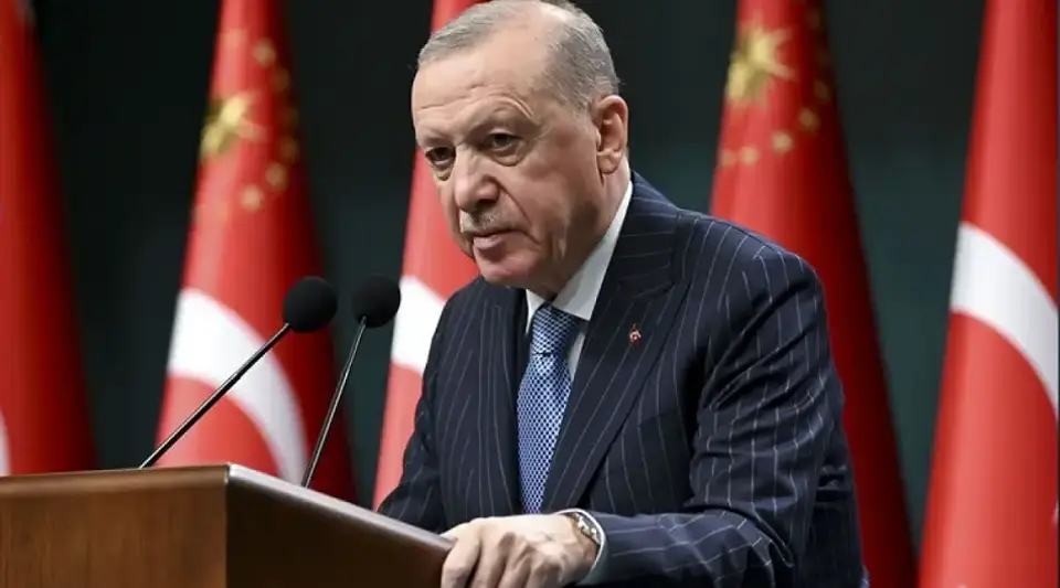 Cumhurbaşkanı Erdoğan'dan 17 Ağustos Mesajı: "Acısı İlk Günkü Gibi Yüreğimizde"