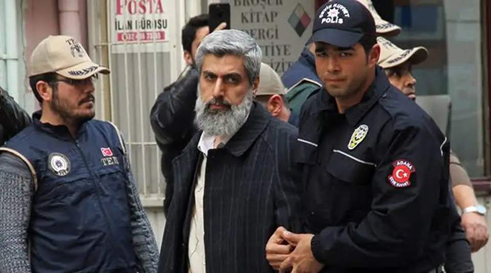 Adana'da Furkan Vakfı Başkanı Alparslan Kuytul ve eşi gözaltına alındı