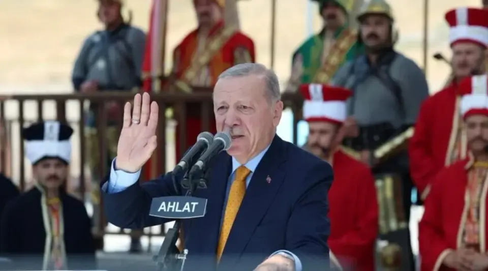 Cumhurbaşkanı Erdoğan Ahlat'taki Törende Konuşma Yapıyor