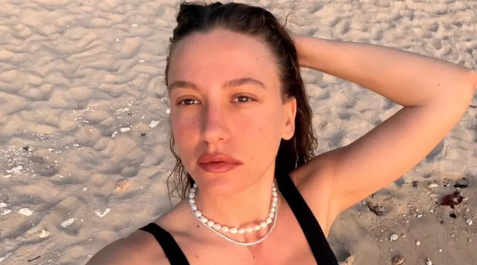Serenay Sarıkaya'dan Kol Kası Paylaşımı