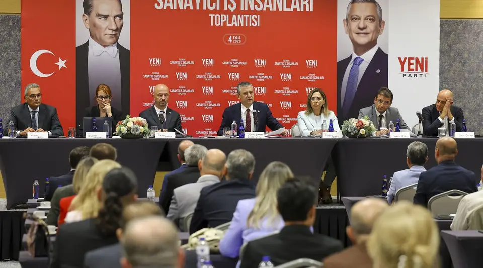 Özgür Özel, Tekirdağ'da İş İnsanlarıyla Ekonomi Toplantısında Buluştu