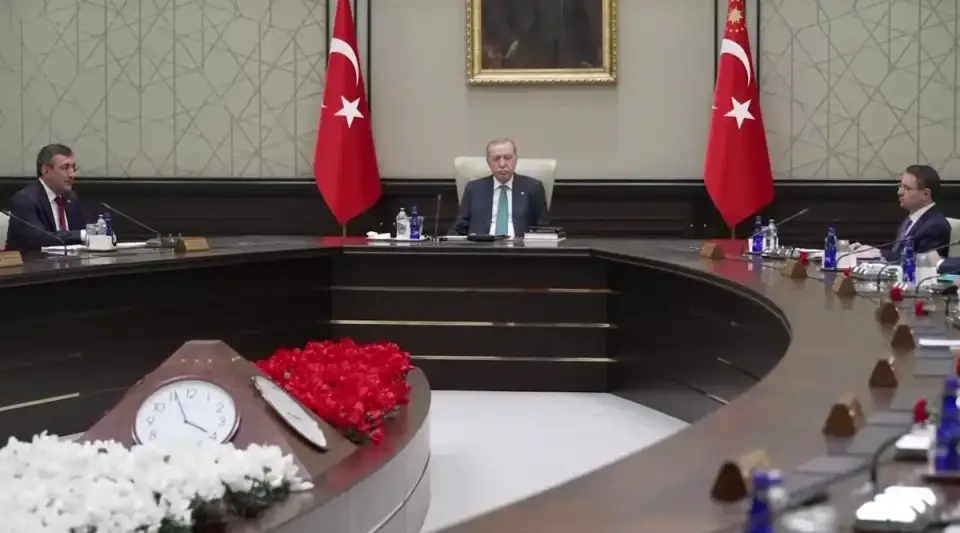 Kabine Toplantısı Başladı: Terörsüz Türkiye ve Ekonomi Başlıkları Masada