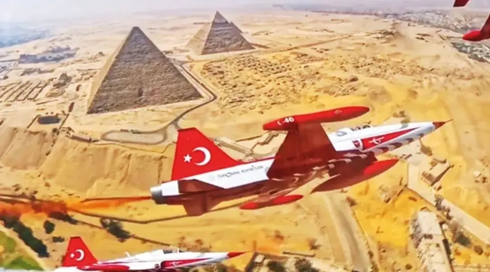 Rum lider Mısır’da Türk Yıldızları’nı izledi