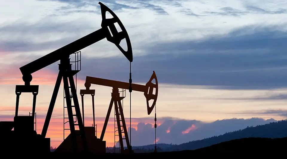 Brent Petrolün Varil Fiyatı 107 Doları Aştı