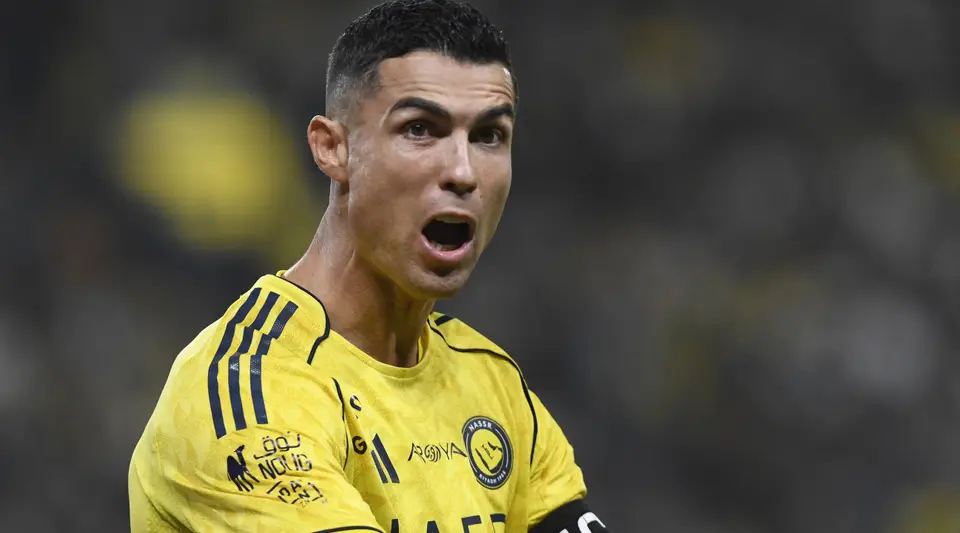 Cristiano Ronaldo, formasını giydiği Al Nassr'ı satın alıyor