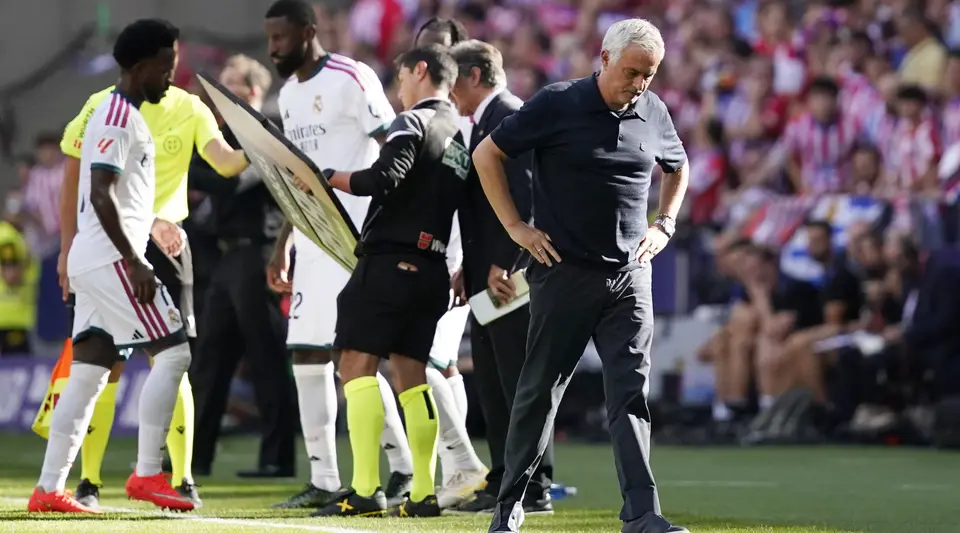 Mourinho hakeme yüklendi: 'Tecrübesi yok, zavallı bir hakem'