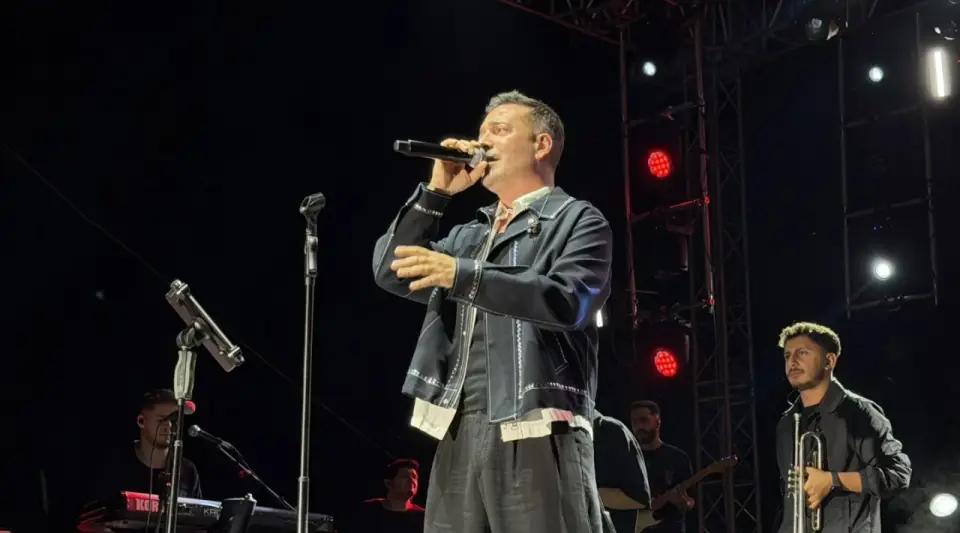 Oğuzhan Koç'tan Konserinde Sigara İçen Kişiye Sert Tepki