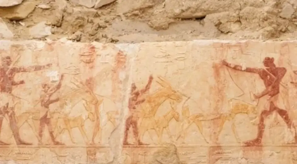 Sakkara'da 4 bin 400 yıllık baba-oğul mezarı şapelleri bulundu