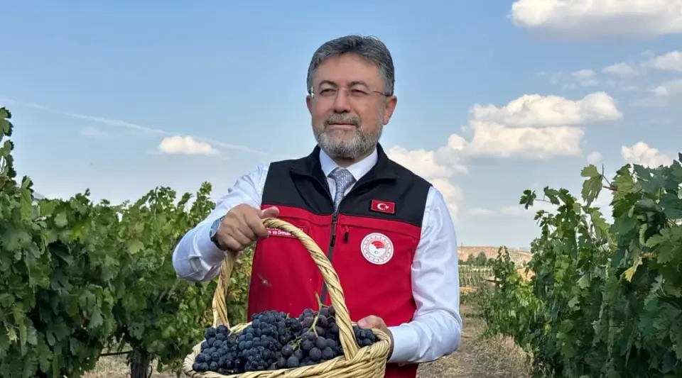 Bakan Yumaklı: "Üzüm Üretimi Bu Yıl 3 Milyon 850 Bin Tona Çıkacak"