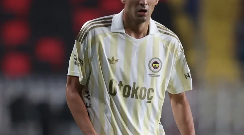 Fenerbahçe'de milli futbolcu Mert Müldür ameliyat edildi
