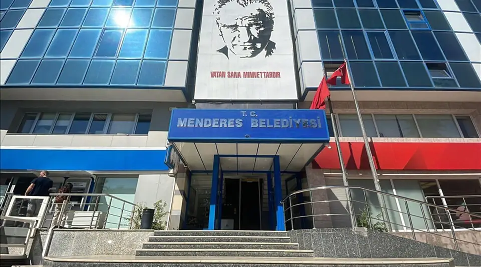 Menderes Belediyesi’ne İkinci Dalga Operasyon: 9 Gözaltı