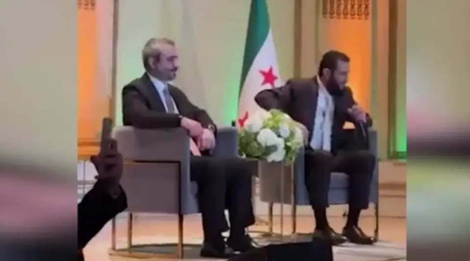 Suriye Cumhurbaşkanı Ahmed Şara sandalyeye oturunca alkış aldı