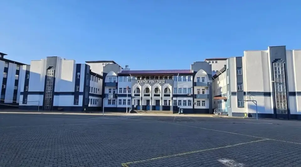 Diyarbakır'da 11 Öğrenci Zehirlenme Şüphesiyle Hastaneye Kaldırıldı