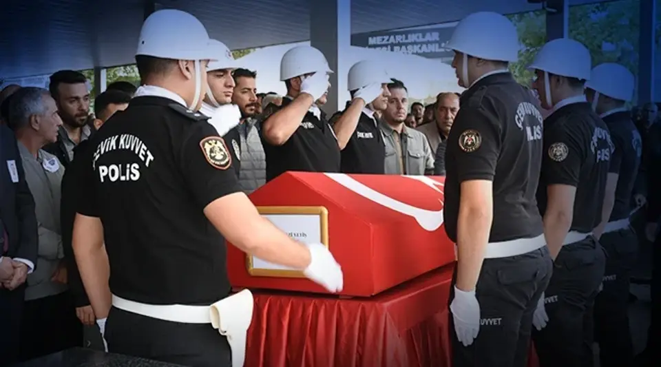 Sinop'ta Alabora Olan Teknede Şehit Düşen Polis, Toprağa Verildi