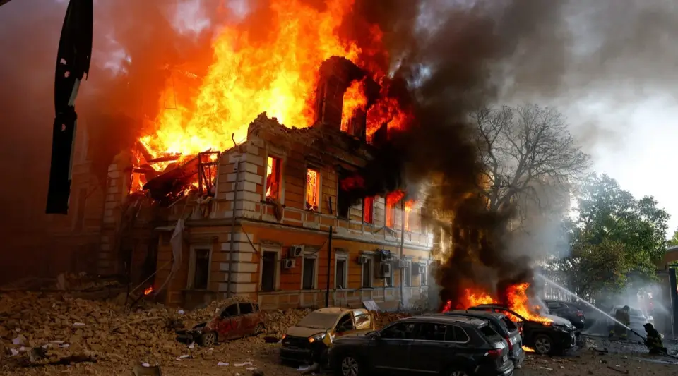 Kiev'de Rusya balistik füze saldırısı: Art arda patlamalar