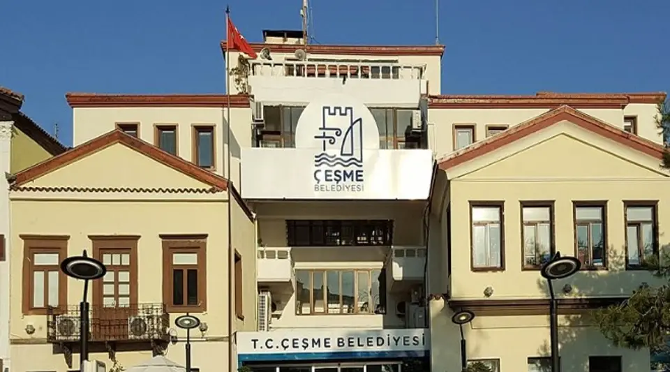 Çeşme Belediyesi’ne Operasyon: Başkan Yardımcısı ve İmar Müdürü Gözaltında
