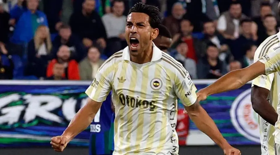 Süper Lig'de İrfan Can Kahveci ceza alanı dışından rekor geliştirdi