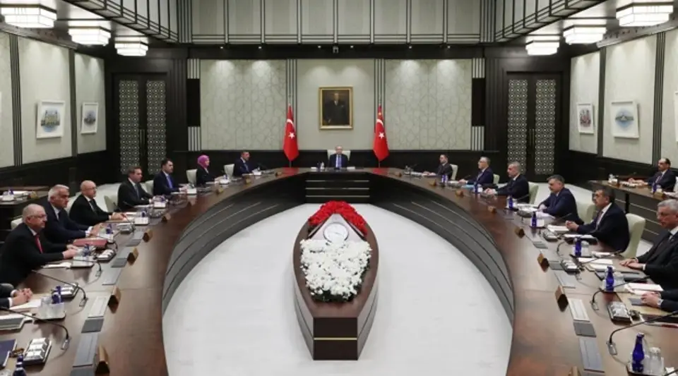 Kabine bugün sıcak başlıklarla toplanıyor