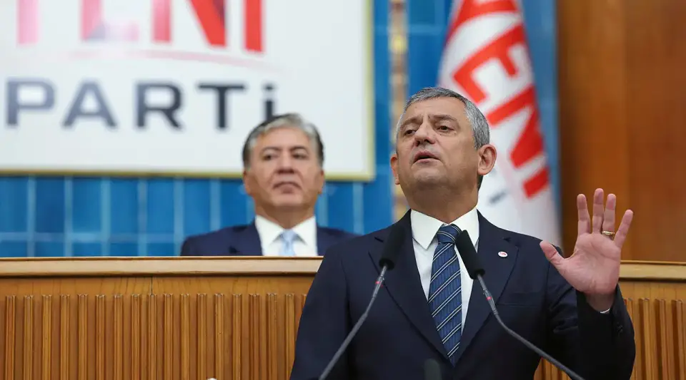 Özgür Özel’den Dış Politika, Kayıp Gemiler ve Fon İddiaları Hakkında Sert Açıklamalar