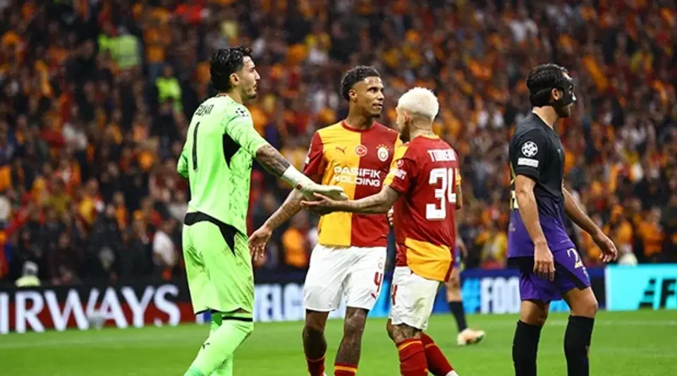 Galatasaray Barcelona maçında Lucas Torreira sakatlandı