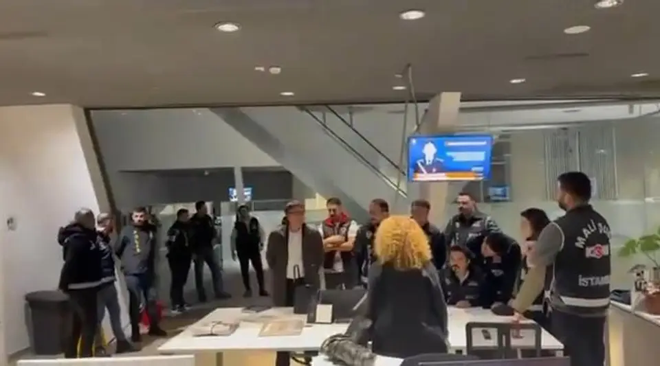 Halk TV'ye kayyum atandı, Mali Şube ofiste arama başlattı