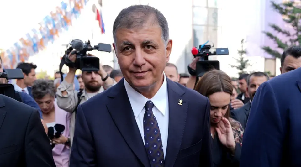 Cemil Tugay AK Parti'ye Katılım Sürecini Anlattı: “İzmir'in Hayrına Olduğunu Düşündüğüm İçin Parti Değiştirdim”