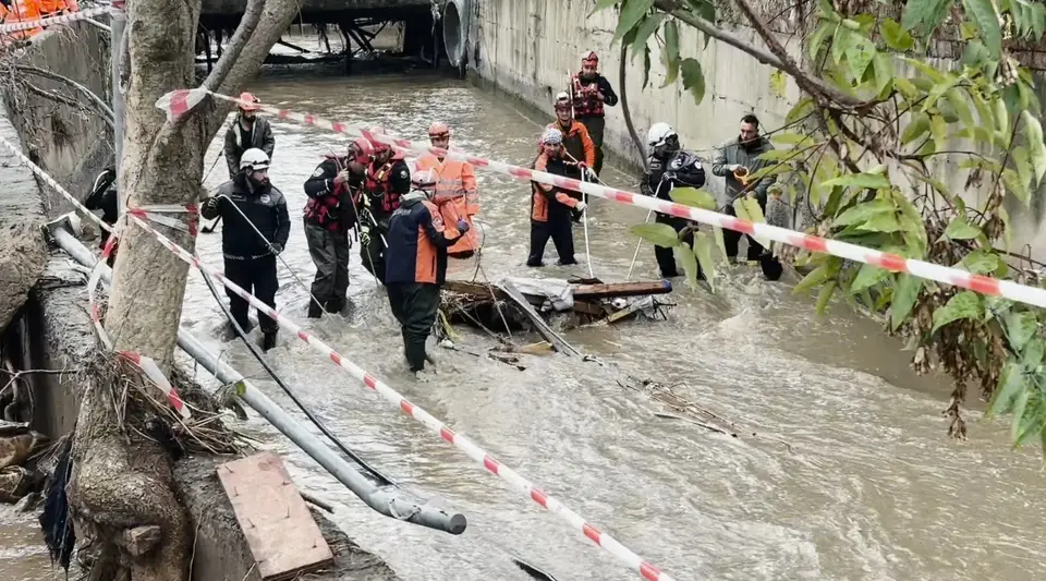 İstanbul'da Selde Kaybolan Vatandaşlar Dron ve Sonarlarla Aranıyor