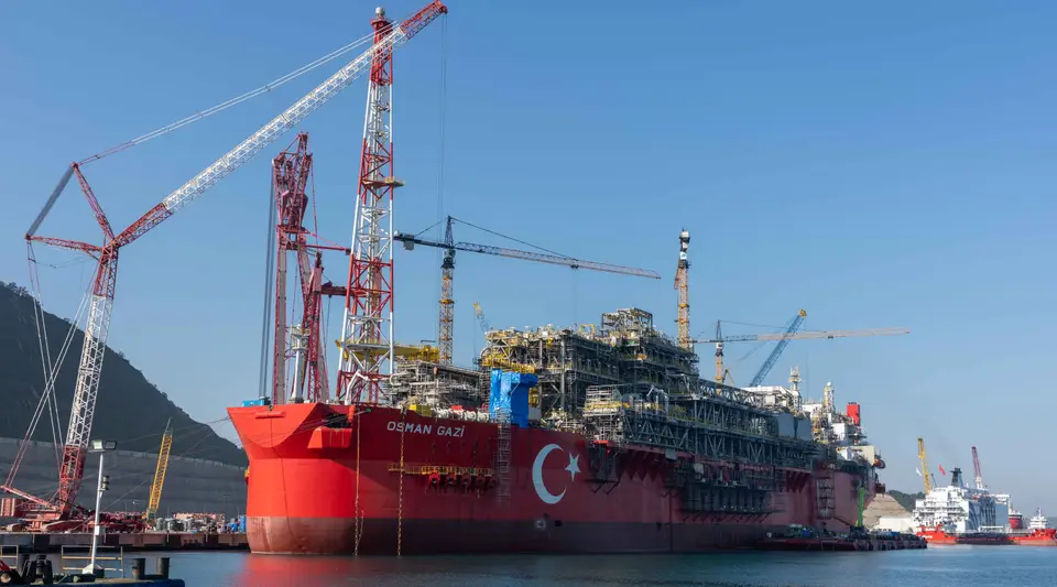 Osman Gazi Yüzer Üretim Platformu görev yerine uğurlandı
