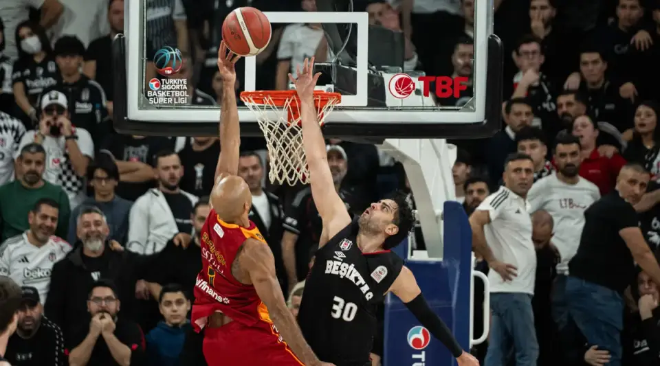 Potadaki derbide Beşiktaş, Galatasaray MCT Technic'e şans tanımadı
