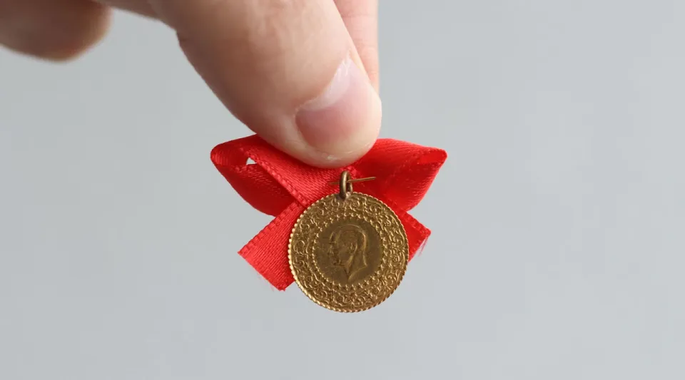 Altın Fiyatları Bugün Kaç Lira? 22 Aralık 2024 Gram, Çeyrek, Cumhuriyet Altını Ne Kadar?
