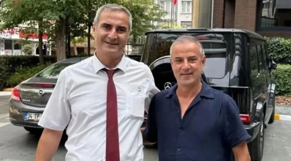 İsmail Kartal kendisine ikizi kadar benzeyen Fenerbahçe taraftarıyla buluştu