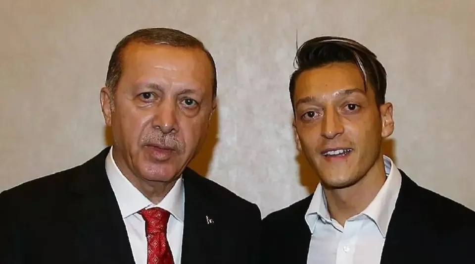 Mesut Özil AK Parti Yönetimine Girdi