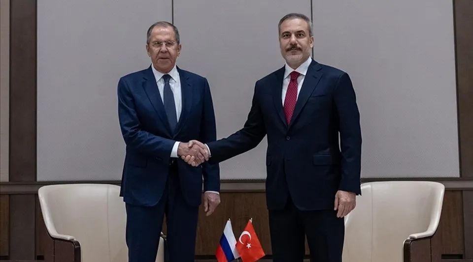 Rusya Dışişleri Bakanı Lavrov Ankara'da Bakan Fidan'la Görüştü: Savaşı Bitirecek Şartı Açıkladı