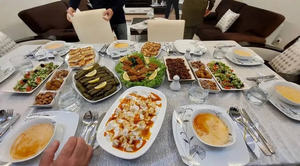 Ramazan'da Yeterli ve Dengeli Beslenme Önemli