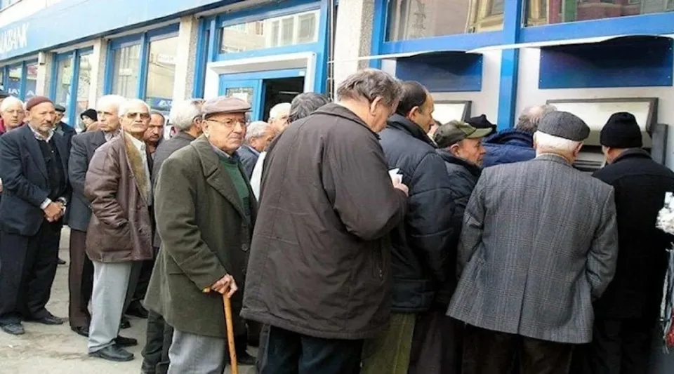 Bu Kişiler 4 Bin TL'lik Emekli Bayram İkramiyesi Alamayacak