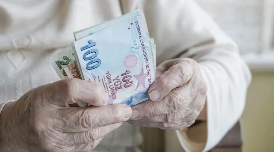 Emekli Bayram İkramiyeleri Hesaplara Yatırılmaya Başlandı