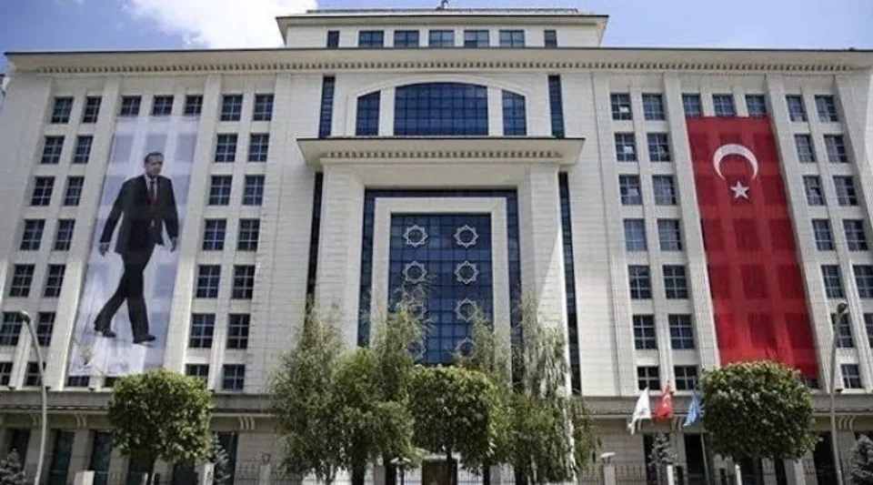 AKP Genel Merkezi'nde Bir Polis İntihar Etti!