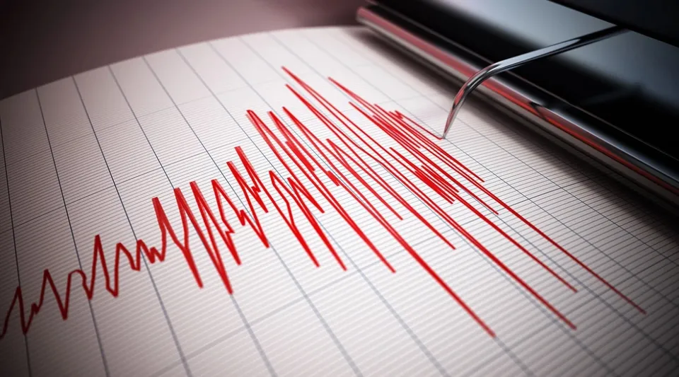 İstanbul'da 6.2 Büyüklüğünde Deprem! 6 Artçı Sarsıntı Daha!
