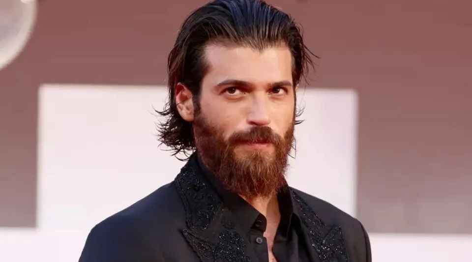 El Turco Yayından Kaldırılmıştı! Can Yaman'dan Papa'nın Sözleriyle Anlamlı Gönderme!