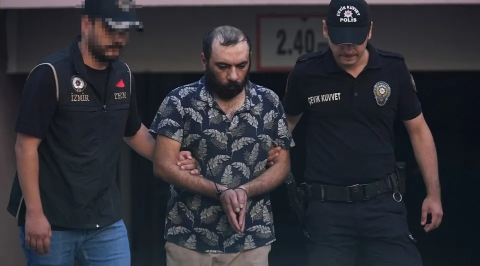 Balçova'daki Polis Merkezine Saldırı Sonrası Soruşturmada Yeni Gelişme: 16 Şüpheli Serbest Bırakıldı!