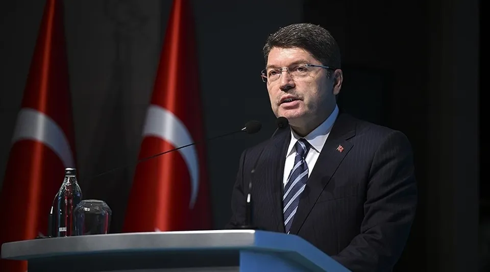 Adalet Bakanı Tunç'tan Çarpıcı Açıklamalar: Çocuk Suçları, Rojin Kabaiş Soruşturması ve Sivas Tartışması