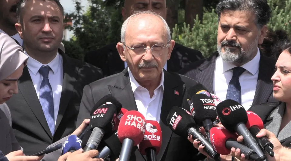 Kılıçdaroğlu ve Özel Arasında Diplomatik Trafik