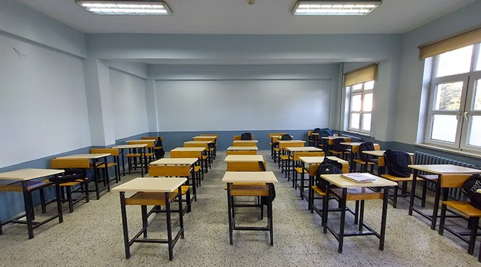Yarın Okullar Tatil mi? 25 Mayıs 2026 Pazartesi Kamu Personeli İzinli mi?