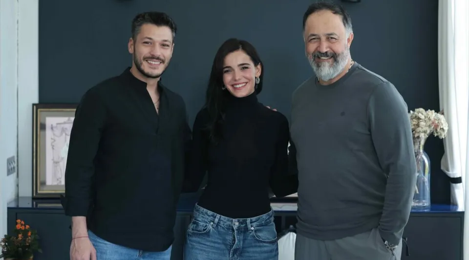 Mercan Köşk Dizisinin Oyuncu Ekibi İlk Kez Bir Arada!
