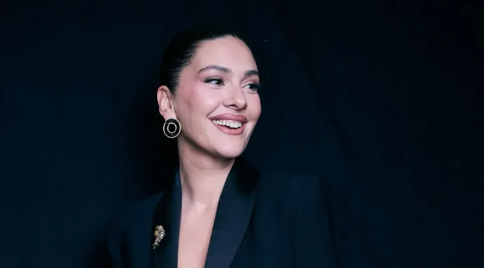 Bergüzar Korel, A.B.İ. Dizisiyle Ekranlara Dönüyor