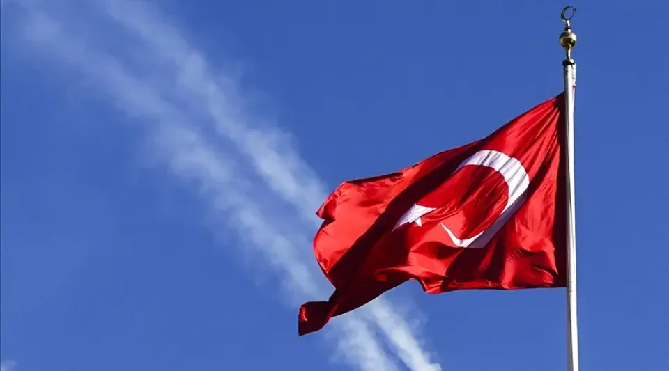 Burdur'da Türk Bayrağına Çirkin Saldırı: Valilik İnceleme Başlattı!