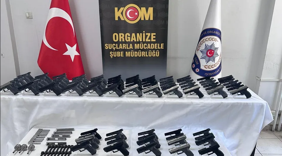 İzmir ve Manisa'da silah kaçakçılığı operasyonu: 13 gözaltı